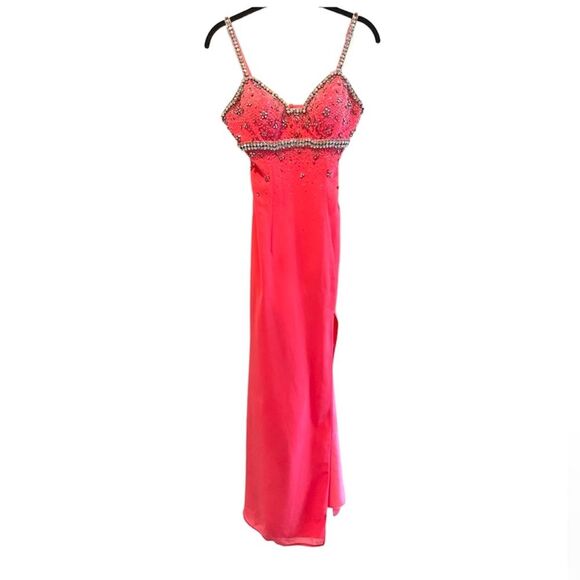 WOW! Pink Beaded Pageant Prom Dress Gown Sleeveless Size 2 - Picture 1 of 11